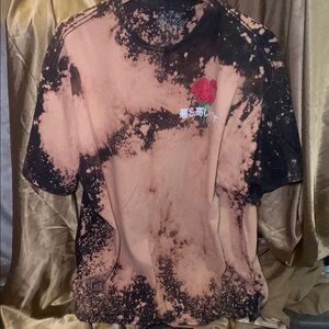 Men's Black and Tan Graphic T-Shirt